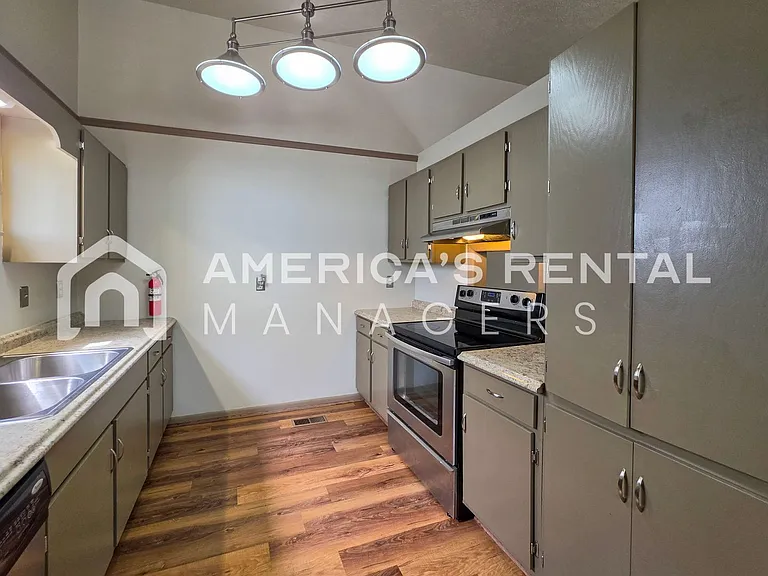 3100 Apple Valley Ln — Photo 16