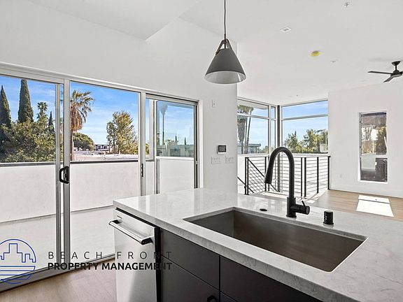 5th image of 1011 N Crescent Heights Blvd #3