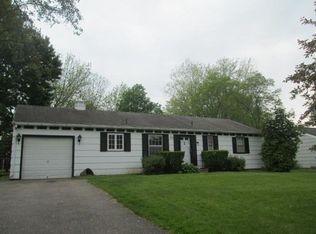 23 Round Hill Rd, Henrietta, NY 14467