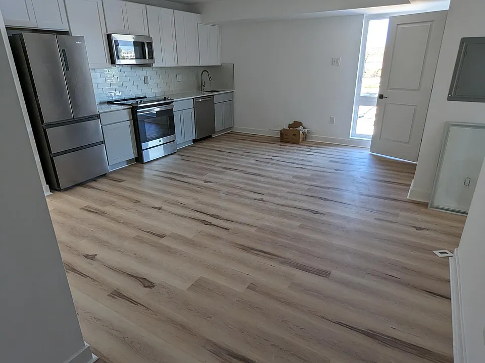 215 N 9th St #3F