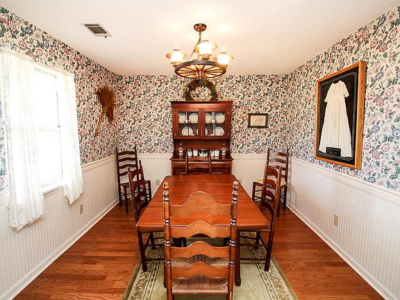 5th image of 4456 Meadowland Dr