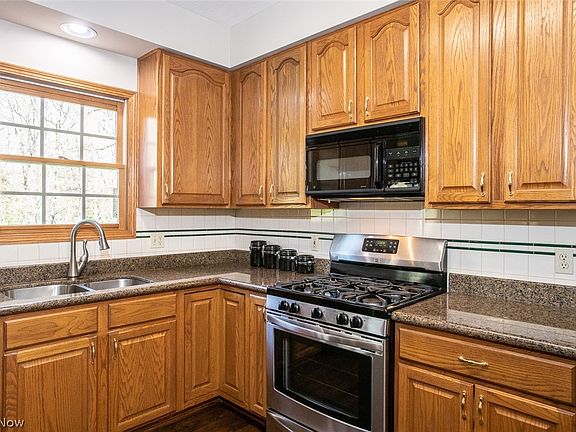 5th image of 20542 Bradgate Ln