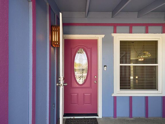 5th image of 1004 Oriole Court