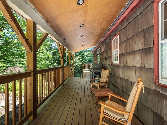 3rd image of 638 Hemlock Hill Road