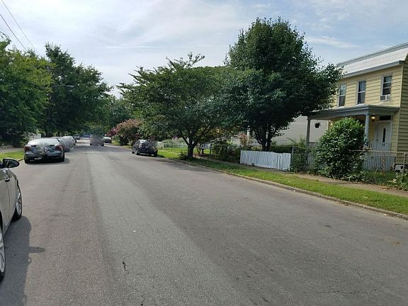 4th image of 3028 Grayland Ave