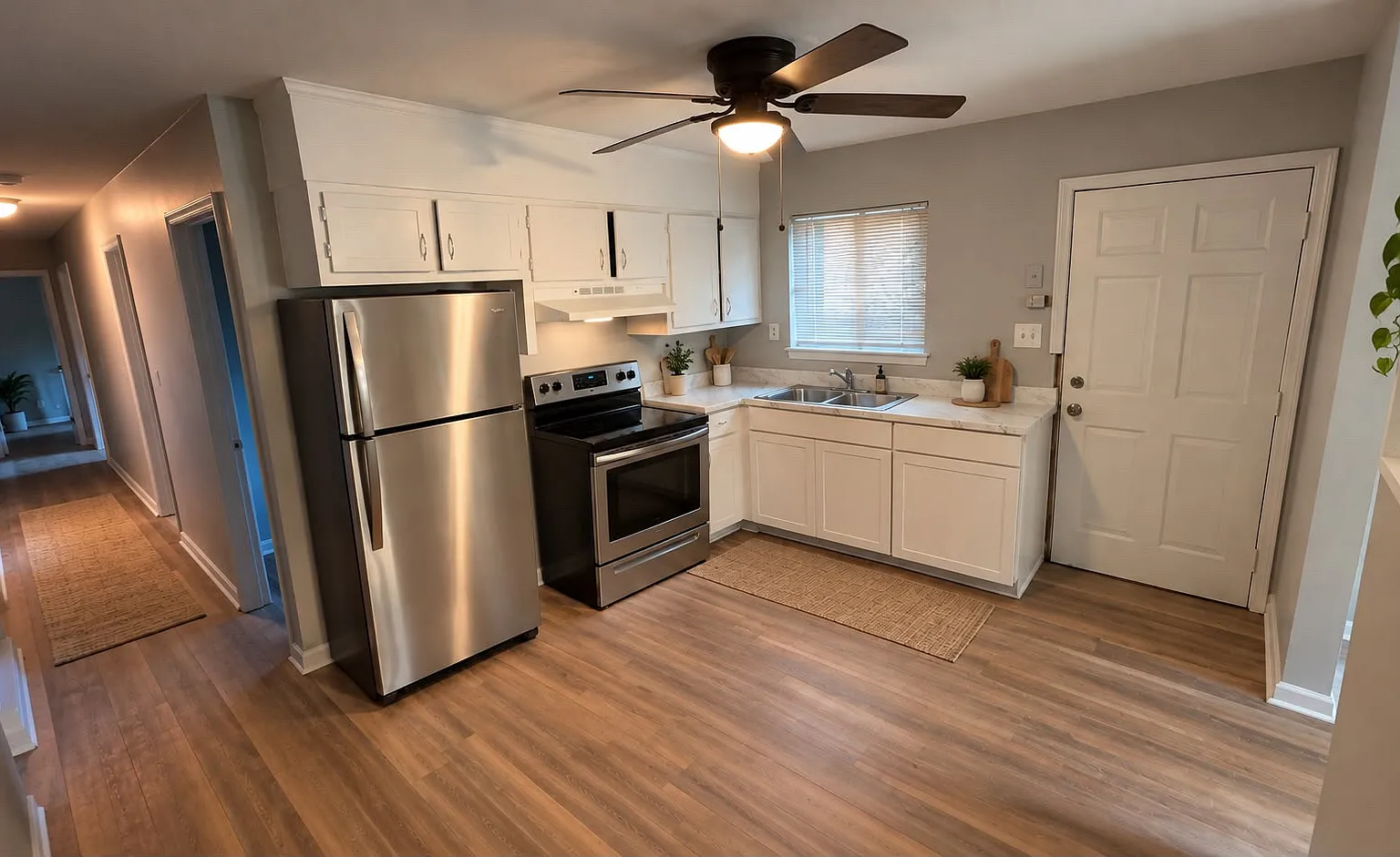 2 bed, 815 sqft, $1,200 — Photo 3