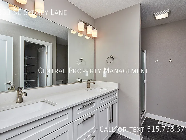 2333 SE Sydney Ln — Photo 22