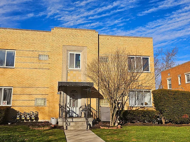 555 Hadley Avenue — Photo 2