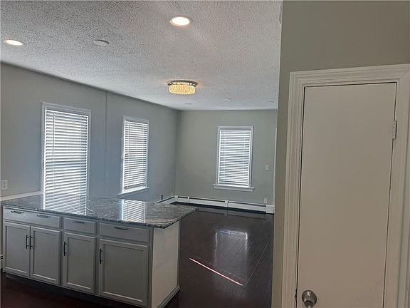 5th image of 69 Clews St