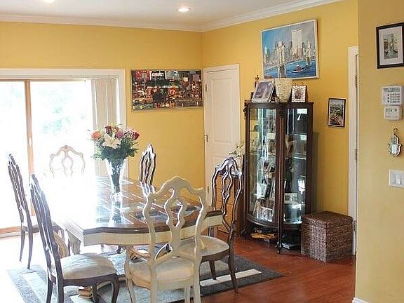 4th image of 3444 Parkway Dr