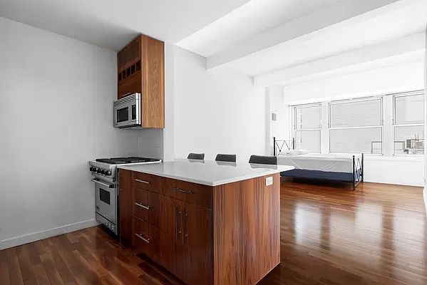 1st image of 88 Greenwich St APT 710