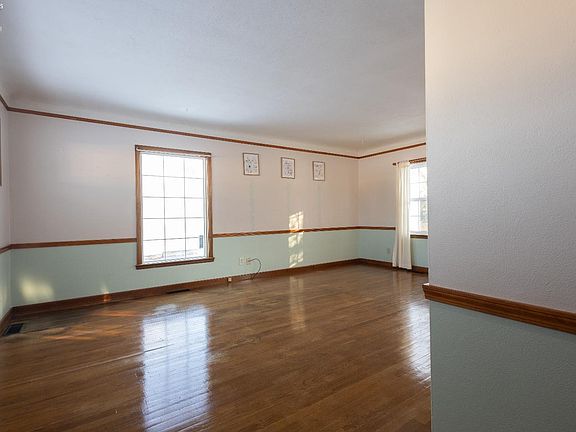 4th image of 120 Haensler St