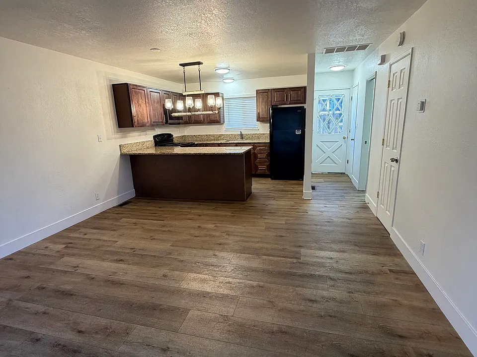 737 San Jose Ave #2