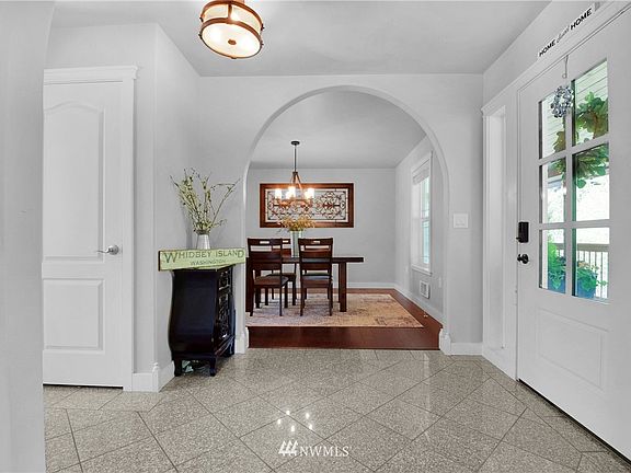 Large, bright entryway
