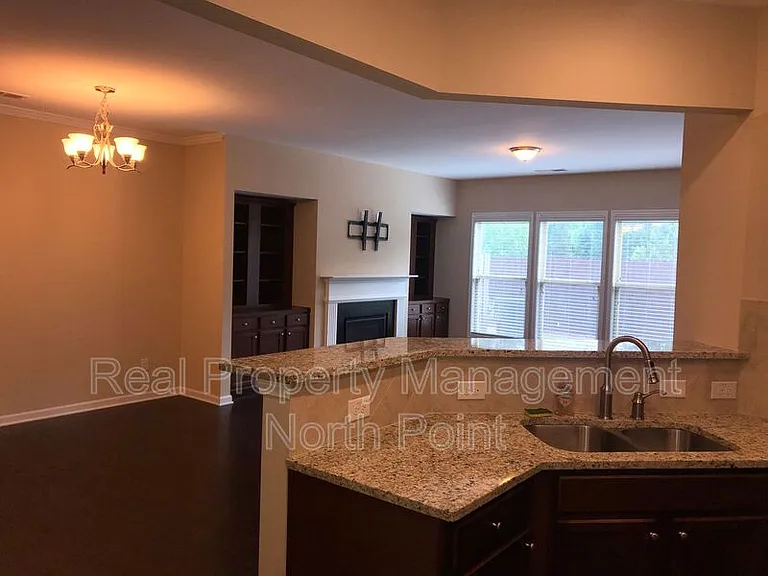 1175 Hampton Oaks Dr — Photo 7