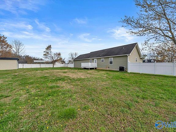 5th image of 52 Hall Ln