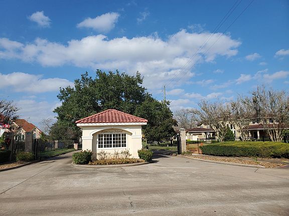 3rd image of 45 Flamingo Bay Dr