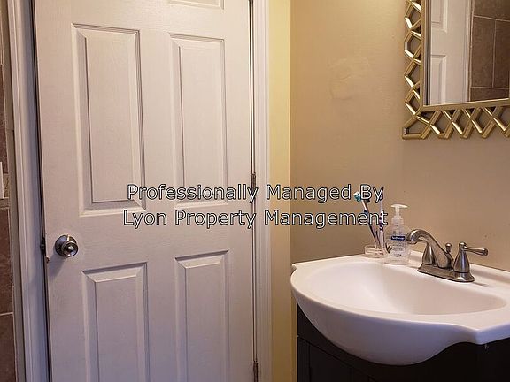 5th image of 92 Vinton St Unit 2A