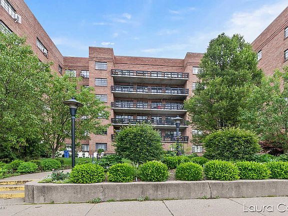 2nd image of 505 Cherry St SE APT 415