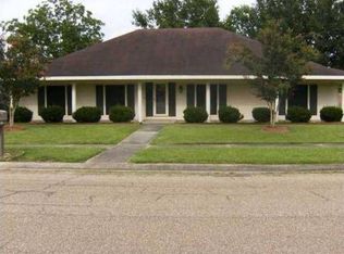 201 Knobcrest Dr, Lafayette, LA 70507