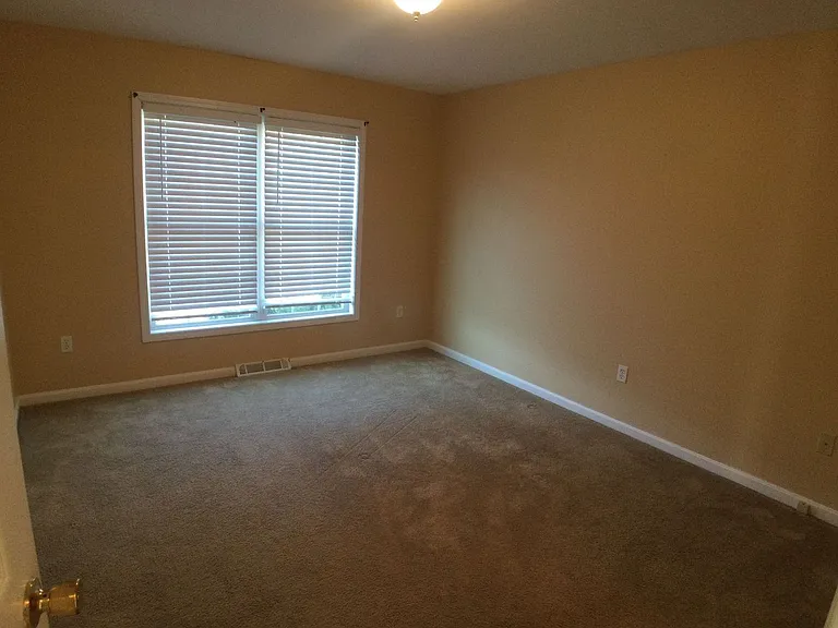 215 Teel St — Photo 10