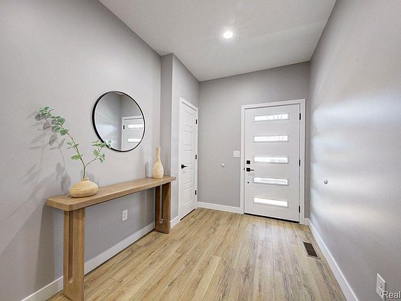 3rd image of 2808 Goodrich St