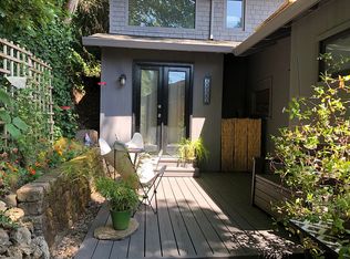 5922 SW View Point Ter, Portland, OR 97239