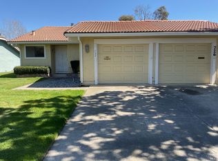 732 Yellowstone Dr, Vacaville, CA