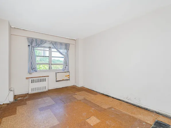 444 Neptune Avenue image 11 of 16