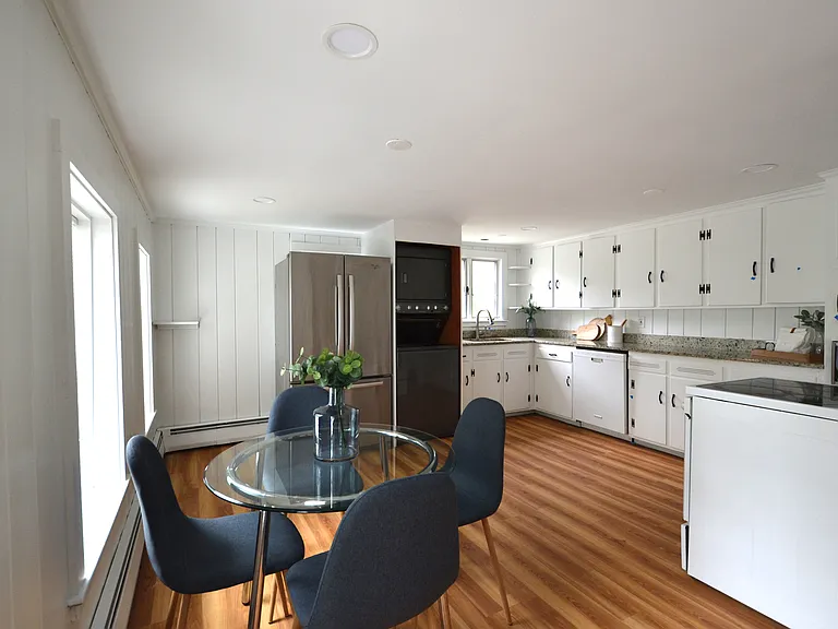 250 Walnut St #B — Photo 2