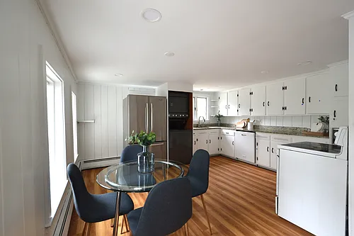 250 Walnut St #B Photo 1 250 Walnut St #B Photo 1