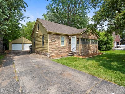 2755 Iowa Dr, Troy, MI, 48083