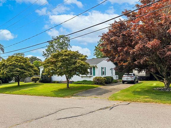 2nd image of 47 Lemos St