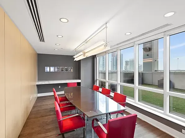 350 West 42nd Street 16J image 3 of 5