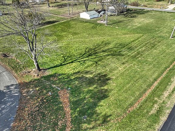 2nd image of 252 E Barnett Ave