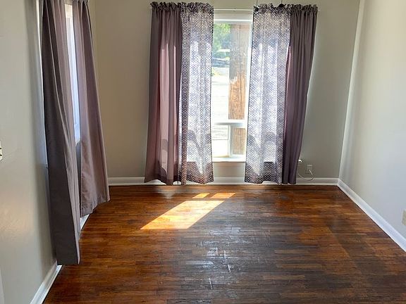 3rd image of 212 S Wilbur Ave