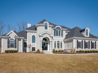 N88W4880 Covington Sq E, Cedarburg, WI 53012
