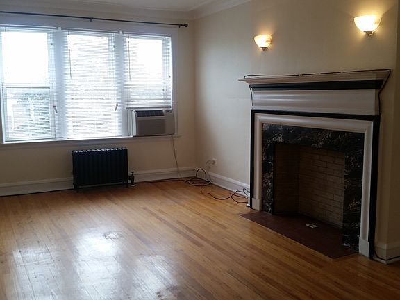 3rd image of 1728 W Estes Ave APT 2E