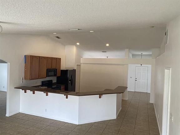 5th image of 180 SW Ladybug Dr