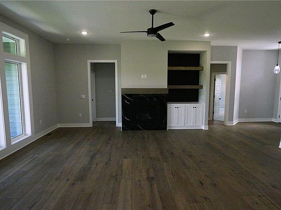 5th image of 1150 W Edwards St