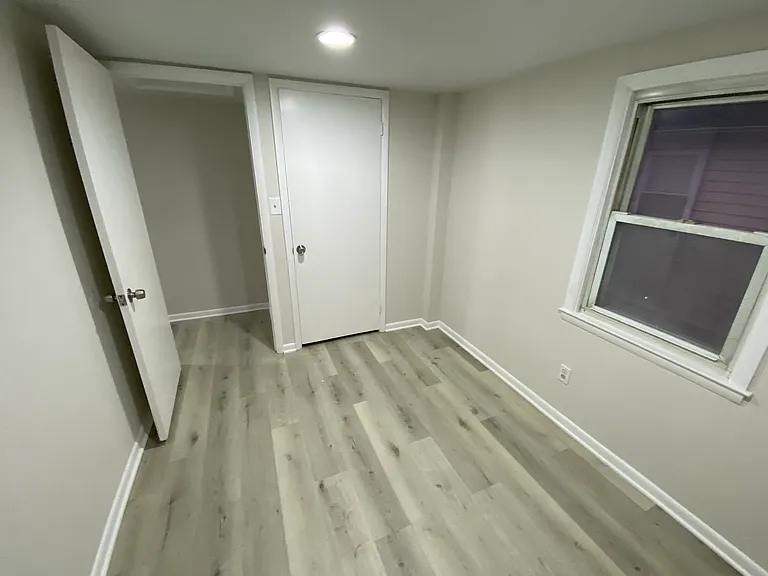 563 Pennington Ave — Photo 9