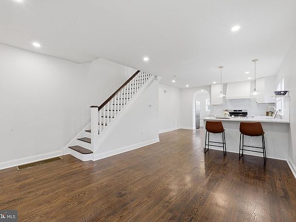 5th image of 7121 Guyer Ave
