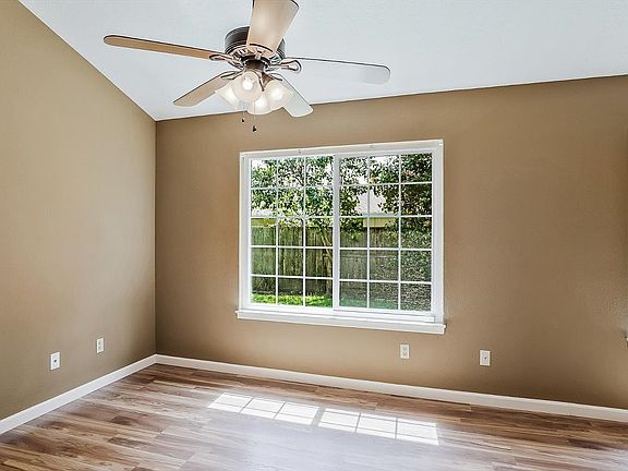4th image of 2952 Chauncy Cir