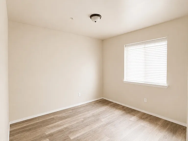 601 Granger Ave #F — Photo 5