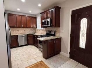58-39 196th Pl #1R, Fresh Meadows, NY 11365