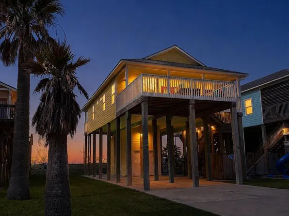 13227 Jolly Roger Dr, Freeport, TX 77541