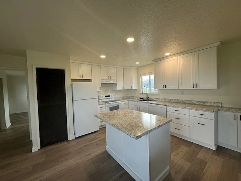 2344 Progress St — Photo 4