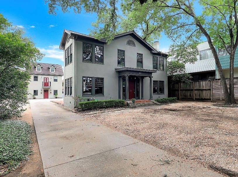 1st image of 815 Hawthorne St