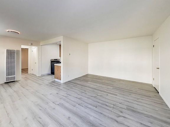 3rd image of 1549 San Carlos Ave #2