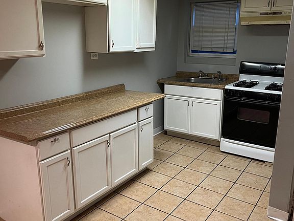 3rd image of 2206 N Kostner Ave #1